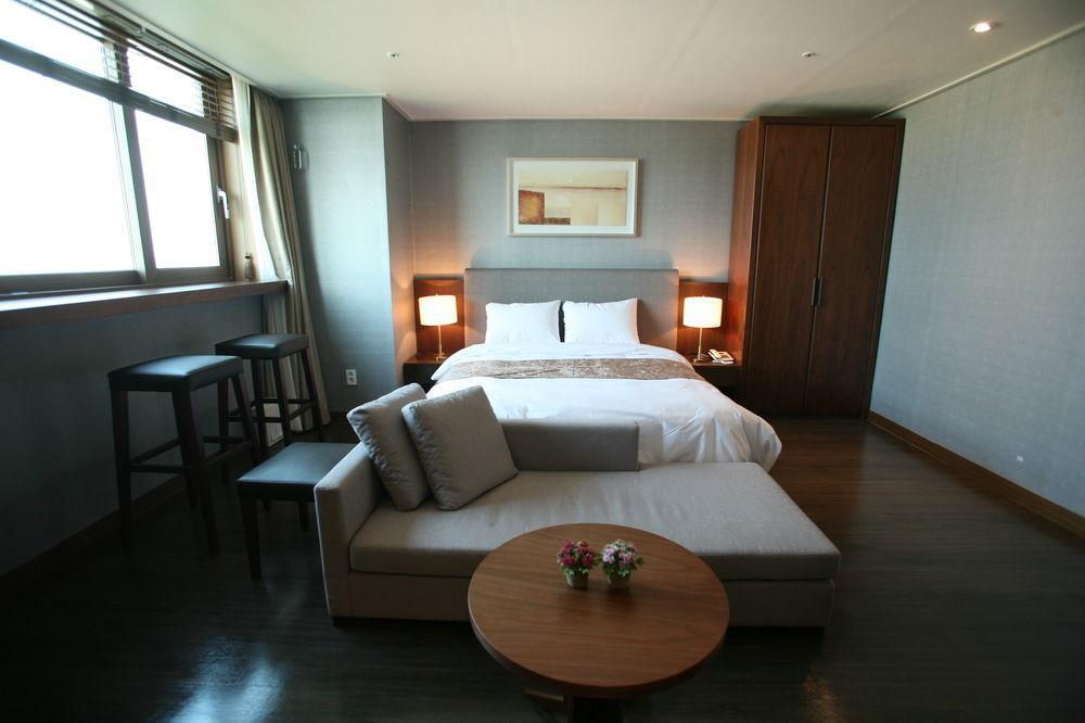 Hyunjin Tourist Hotel Donghae Exterior foto