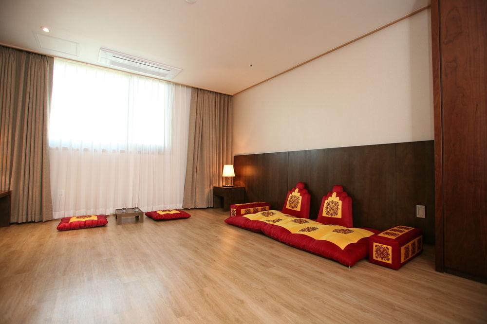 Hyunjin Tourist Hotel Donghae Exterior foto