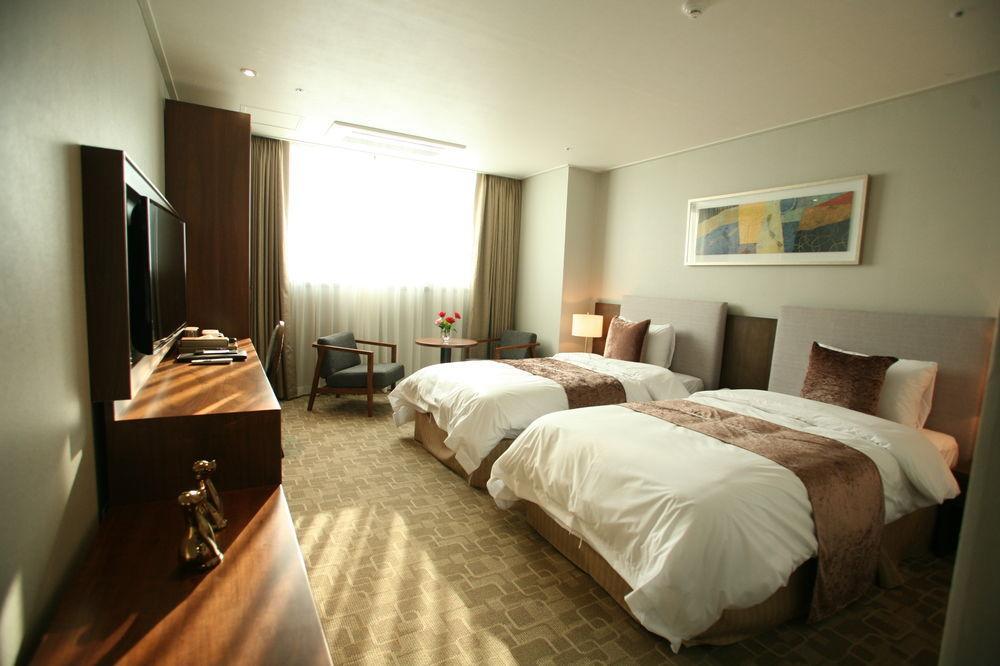 Hyunjin Tourist Hotel Donghae Exterior foto