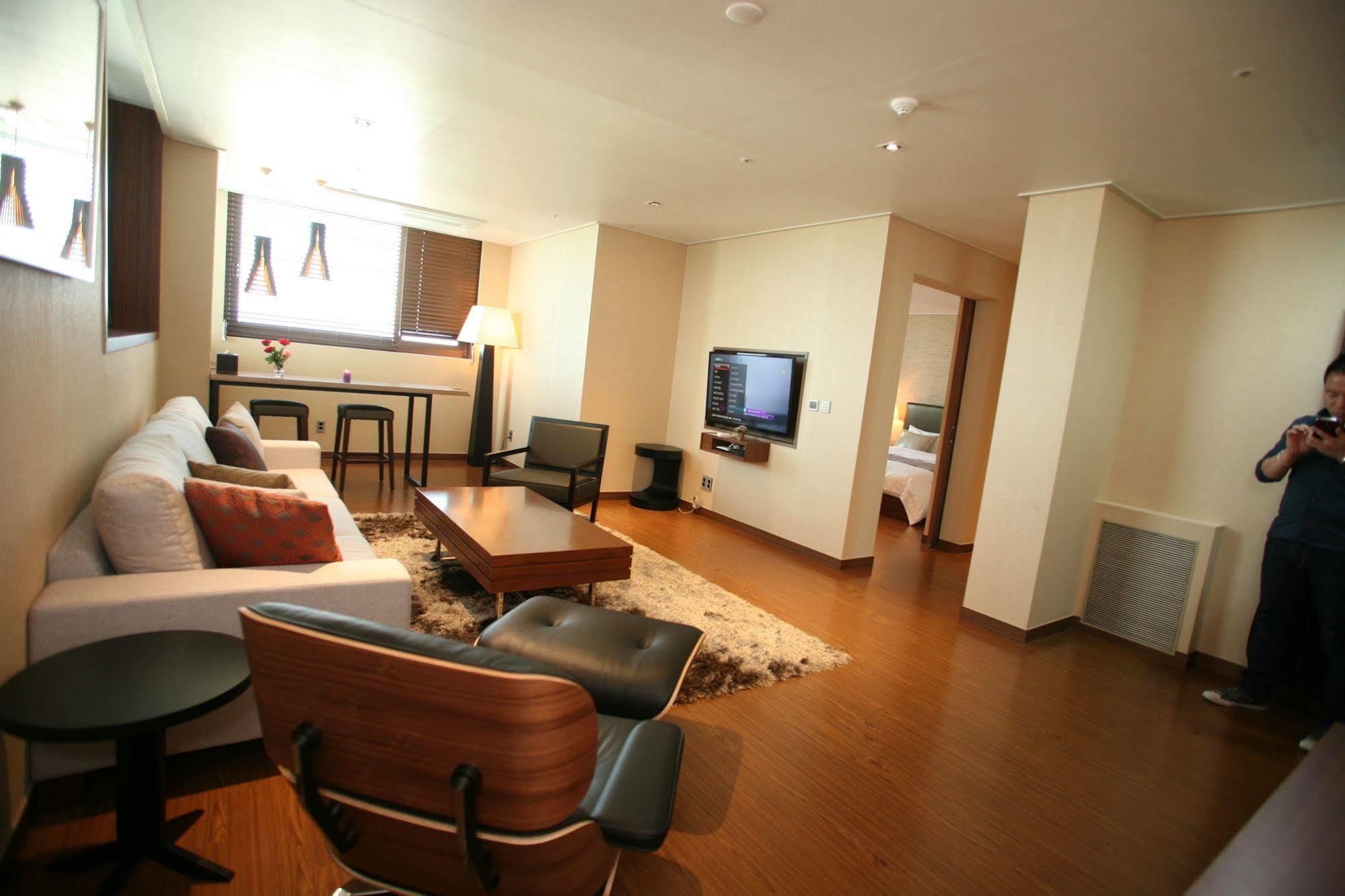Hyunjin Tourist Hotel Donghae Exterior foto