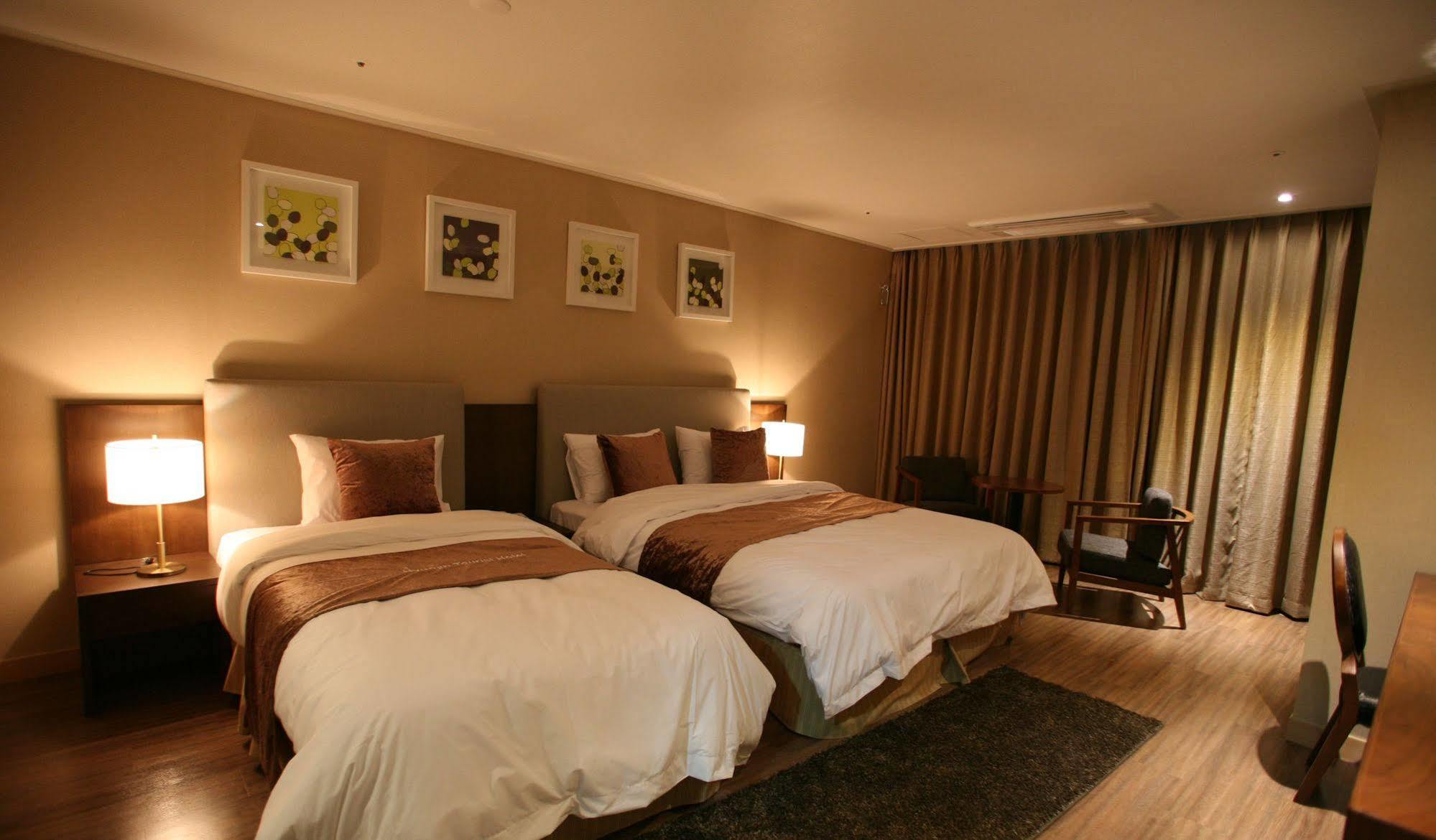 Hyunjin Tourist Hotel Donghae Exterior foto